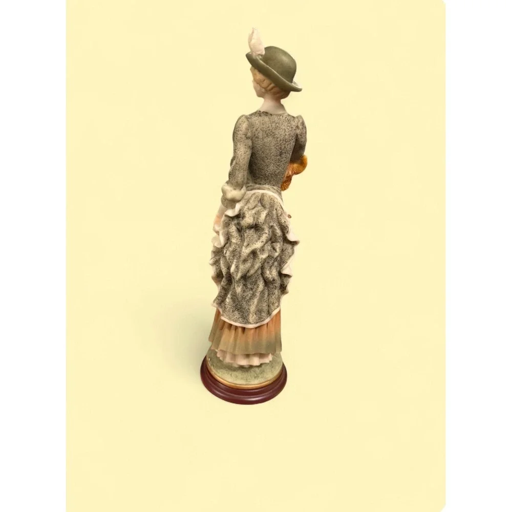 Armani Style Vintage Figurine - Edwardian Lady with Scottie Dog - High Detailed